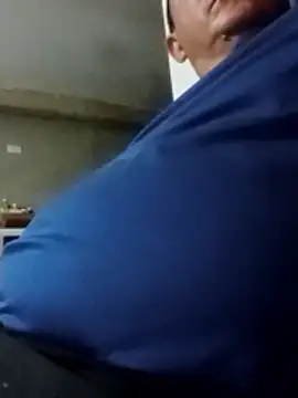 Snapshot of luchoarr chatting on November 19, 3:17 am luchoarr online show from November 19, 3:17 am