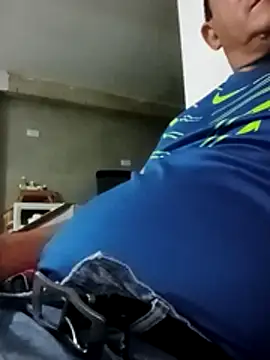 Snapshot of luchoarr chatting on November 25, 3:17 am luchoarr online show from November 25, 3:17 am