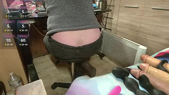 misteryman1956 online show from December 2, 7:47 am