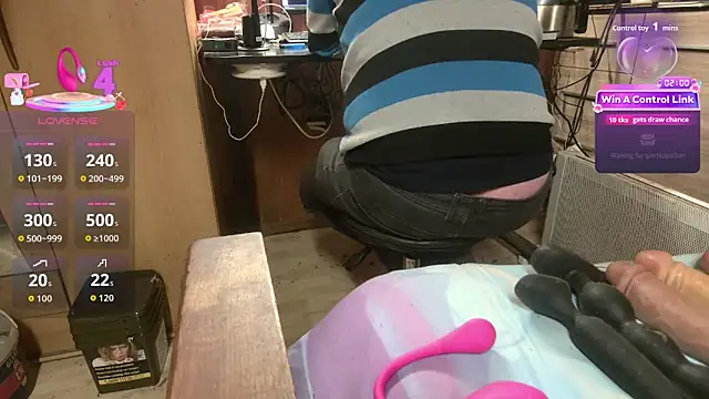 misteryman1956 online show from December 14, 8:13 pm