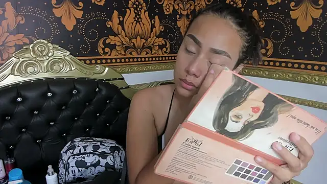 Snapshot of sheyla_sweet18 chatting on February 13, 12:21 pm sheyla sweet18 online show from February 13, 12:21 pm