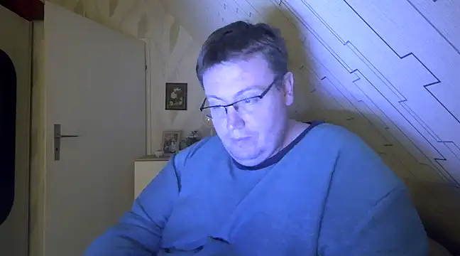 Snapshot of der_alex38 chatting on February 9, 7:30 pm der alex38 online show from February 9, 7:30 pm