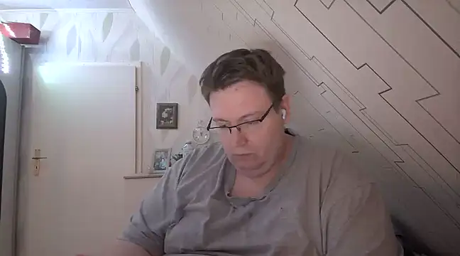 Snapshot of der_alex38 chatting on February 14, 10:14 pm der alex38 online show from February 14, 10:14 pm