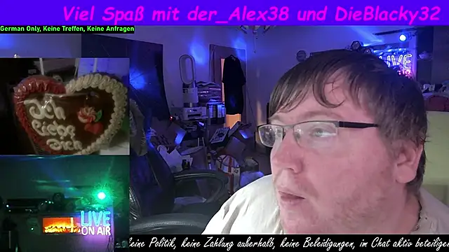 Snapshot of der_alex38 chatting on September 14, 6:40 pm der alex38 online show from September 14, 6:40 pm