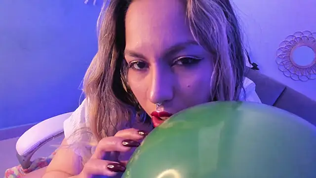 Snapshot of delilah_fix chatting on September 22, 8:00 pm delilah fix online show from September 22, 8:00 pm