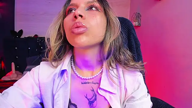 delilah fix online show from April 22, 9:16 pm