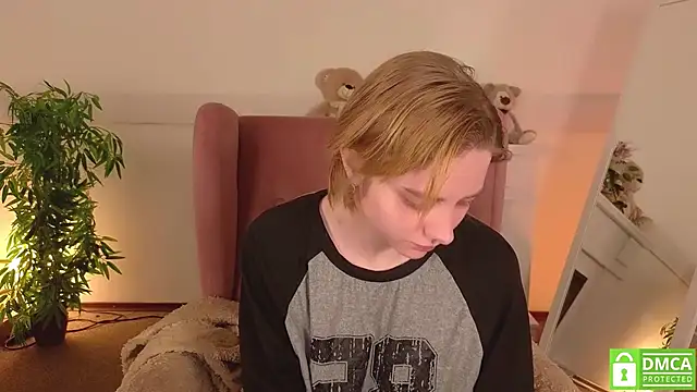 MirraBellanta online show from March 27, 12:05 am