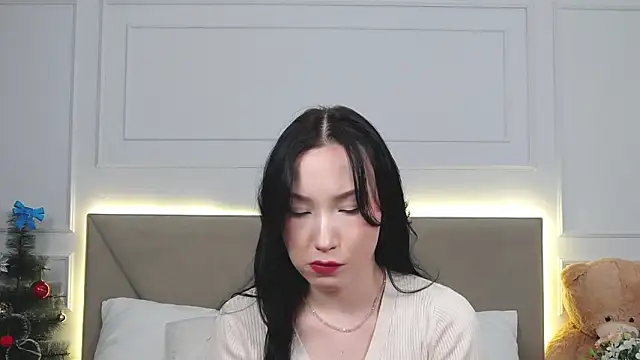 LeilaLow online show from December 29, 12:01 pm