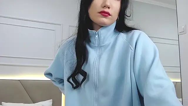 LeilaLow online show from January 17, 12:10 pm