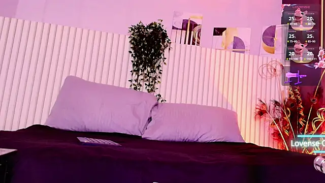 Snapshot of karina_gomez_18 chatting on July 10, 11:24 am karina gomez 18 online show from July 10, 11:24 am
