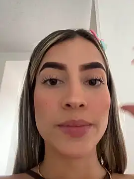 Snapshot of Issabela_G1 chatting on December 7, 8:38 pm Issabela G1 online show from December 7, 8:38 pm