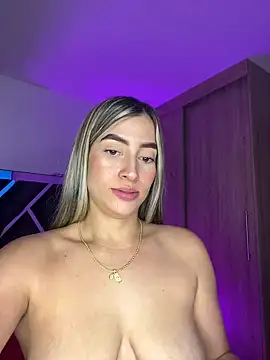 Snapshot of Issabela_G1 chatting on December 20, 3:14 am Issabela G1 online show from December 20, 3:14 am