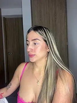 Snapshot of Issabela_G1 chatting on December 31, 5:11 am Issabela G1 online show from December 31, 5:11 am