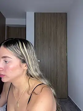 Snapshot of Issabela_G1 chatting on January 2, 1:49 am Issabela G1 online show from January 2, 1:49 am