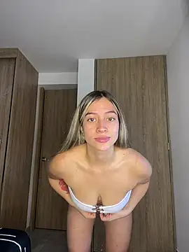 Snapshot of Issabela_G1 chatting on January 14, 3:57 pm Issabela G1 online show from January 14, 3:57 pm