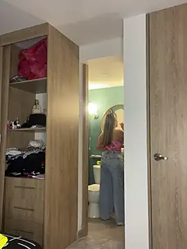 Snapshot of Issabela_G1 chatting on January 19, 1:32 am Issabela G1 online show from January 19, 1:32 am