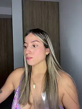 Snapshot of Issabela_G1 chatting on January 23, 4:09 am Issabela G1 online show from January 23, 4:09 am