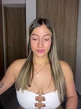 Snapshot of Issabela_G1 chatting on January 23, 7:11 am Issabela G1 online show from January 23, 7:11 am