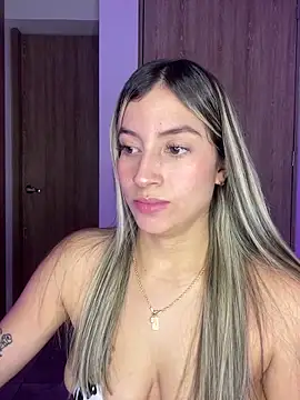 Snapshot of Issabela_G1 chatting on January 31, 1:54 am Issabela G1 online show from January 31, 1:54 am