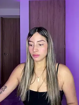 Snapshot of Issabela_G1 chatting on February 6, 3:16 am Issabela G1 online show from February 6, 3:16 am