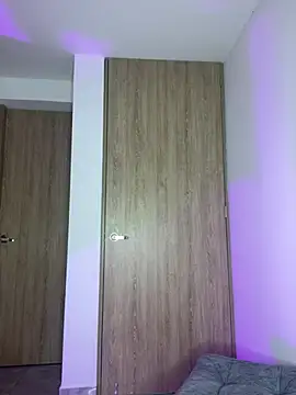 Snapshot of Issabela_G1 chatting on February 8, 8:21 pm Issabela G1 online show from February 8, 8:21 pm