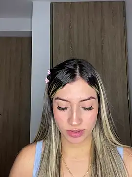 Snapshot of Issabela_G1 chatting on February 10, 4:41 am Issabela G1 online show from February 10, 4:41 am