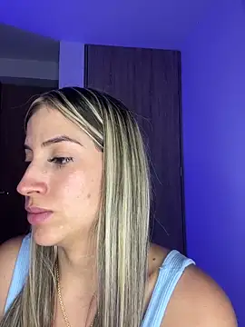 Snapshot of Issabela_G1 chatting on March 3, 5:31 am Issabela G1 online show from March 3, 5:31 am