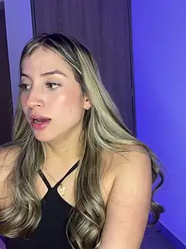 Snapshot of Issabela_G1 chatting on March 5, 7:38 am Issabela G1 online show from March 5, 7:38 am