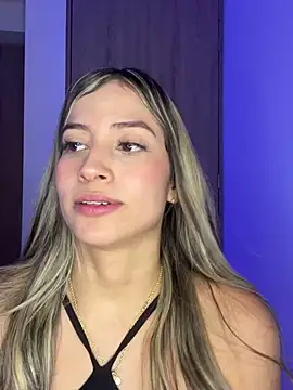 Snapshot of Issabela_G1 chatting on March 6, 1:05 am Issabela G1 online show from March 6, 1:05 am