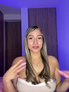 Snapshot of Issabela_G1 chatting on March 7, 2:04 am Issabela G1 online show from March 7, 2:04 am