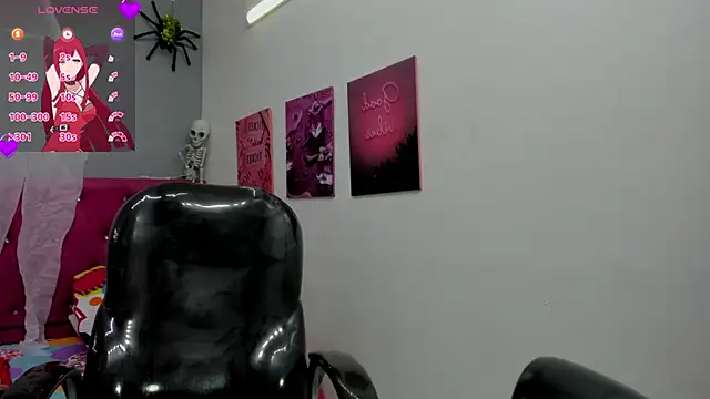 Snapshot of Helen_russo chatting on October 24, 6:04 pm Helen russo online show from October 24, 6:04 pm