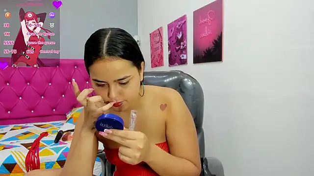 Snapshot of Helen_russo chatting on November 7, 5:57 pm Helen russo online show from November 7, 5:57 pm