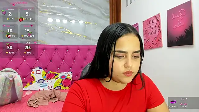 Snapshot of Helen_russo chatting on July 16, 6:58 pm Helen russo online show from July 16, 6:58 pm