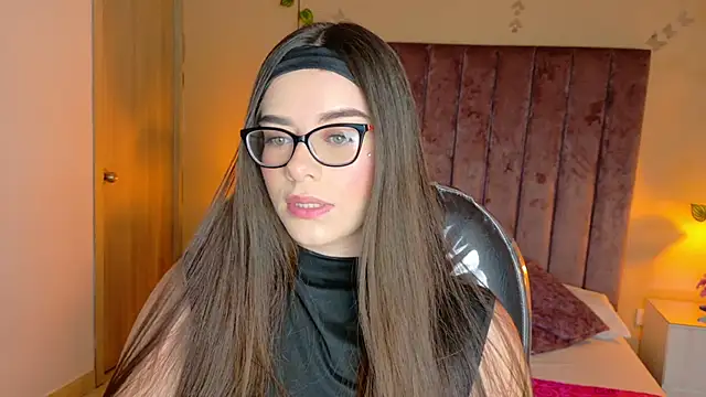 Charlotte Olsen  online show from February 25, 7:23 pm