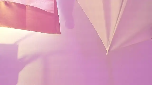 Snapshot of Bella__sweet chatting on December 18, 6:57 pm Bella sweet online show from December 18, 6:57 pm