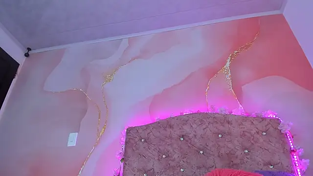 Snapshot of Bella__sweet chatting on January 27, 6:52 pm Bella sweet online show from January 27, 6:52 pm