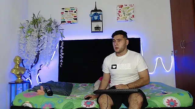 Valerio 22 online show from January 18, 1:19 am