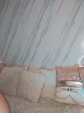 Snapshot of Nanda_Vixen chatting on December 1, 10:15 pm Nanda Vixen online show from December 1, 10:15 pm