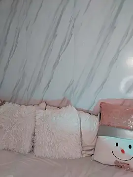 Snapshot of Nanda_Vixen chatting on December 13, 10:15 pm Nanda Vixen online show from December 13, 10:15 pm