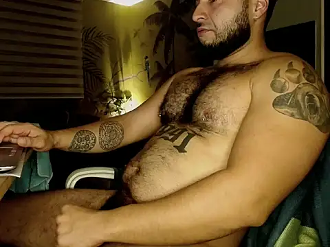 Snapshot of kink_8 chatting on December 24, 2:10 am kink 8 online show from December 24, 2:10 am