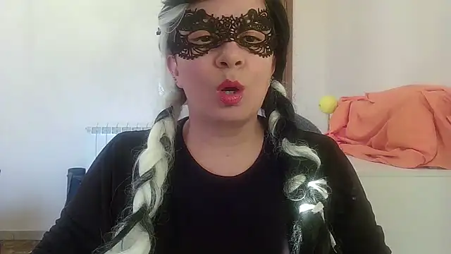 Ninalapiccolina online show from November 26, 3:24 pm