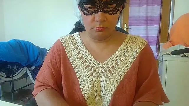 Ninalapiccolina online show from May 7, 1:49 pm