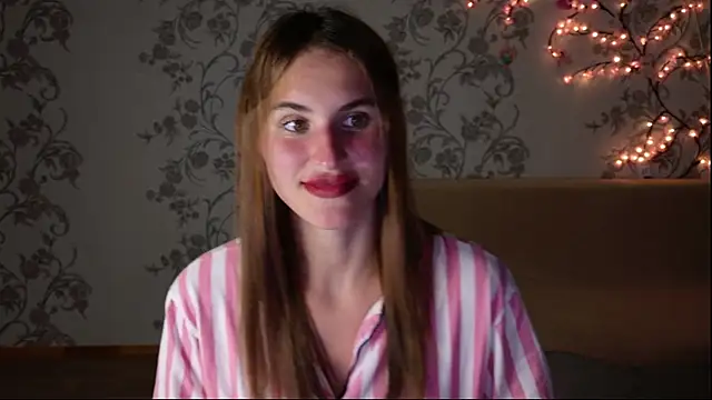 Snapshot of Felicia-Star chatting on July 4, 7:20 pm Felicia-Star online show from July 4, 7:20 pm