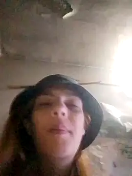 spacegirlll online show from December 22, 2:38 pm