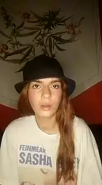 spacegirlll online show from January 4, 6:52 am