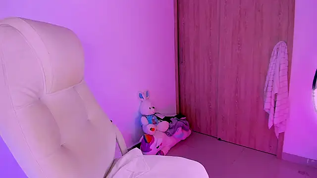 Cheelsea  online show from February 24, 1:57 am