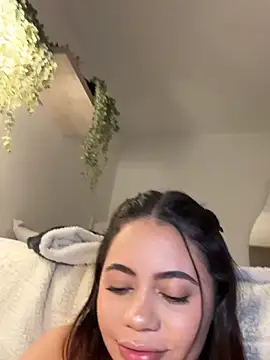 Aryrosee online show from April 26, 9:01 pm