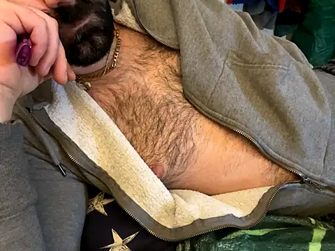 Snapshot of lextalon chatting on December 3, 2:36 am lextalon online show from December 3, 2:36 am