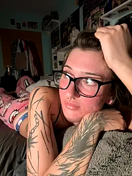 Snapshot of SonjaPrivat69_ chatting on September 26, 7:18 pm SonjaPrivat69  online show from September 26, 7:18 pm