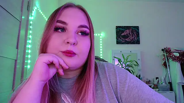 Snapshot of Greeenfriends6969 chatting on January 12, 10:01 pm Greeenfriends6969 online show from January 12, 10:01 pm